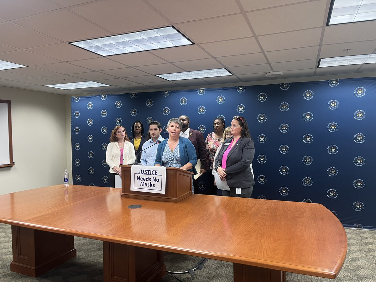 liz_nass's tweet image. Rep. Coffia introduced her new bill today entitled “Justice Needs No Masks,” requiring proper identification and banning the use of masks by law enforcement officers with a few exceptions in response to interactions with masked ICE officers across the nation. @GongwerMichigan