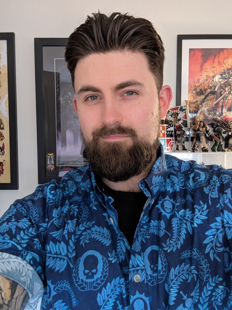 IrregularDave's tweet image. A look so good that the administratum sent remembrancers to document it.
The lovely @WatchEXP boys got me this sick #Warhammer x @merchoid shirt for my birthday, and as you can see, I'm a big fan.
My orks? Not so much..