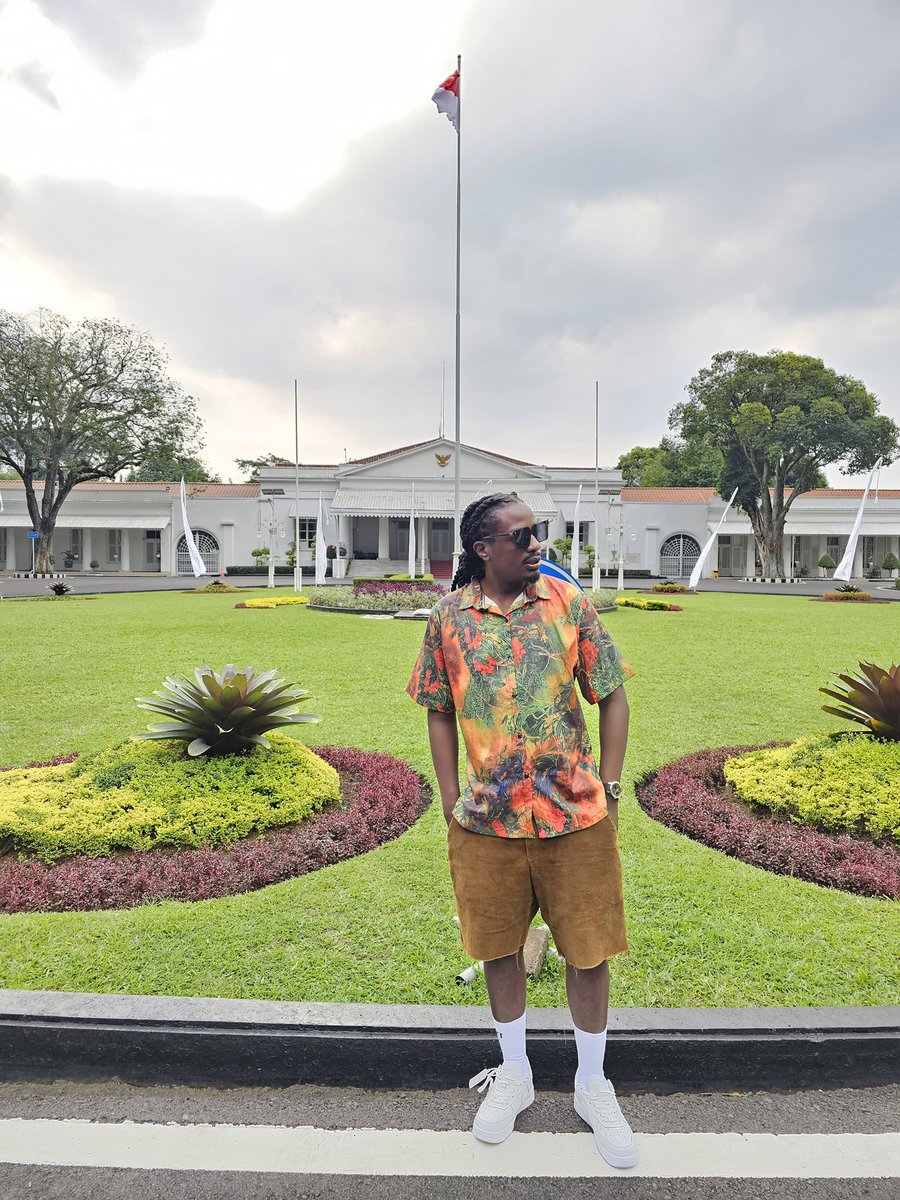 WillieOeba's tweet image. Nchi Zingine Zinakeep It Loco.
Mtaani Kasongo Ana “Mordernize” The People’s House !!