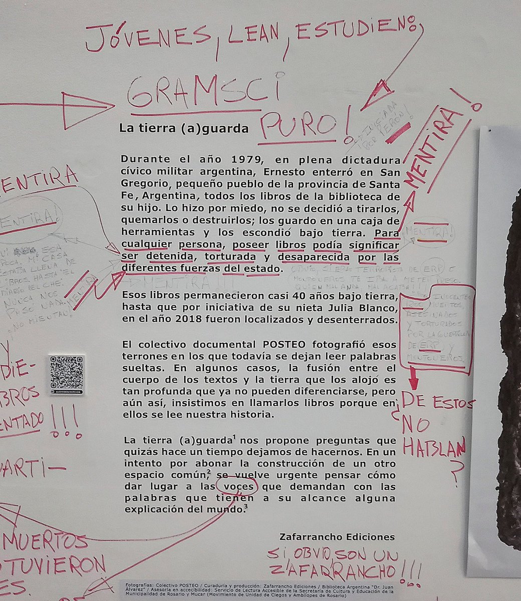 Estebanddo's tweet image. En Rosario escracharon una muestra en la biblioteca municipal, pero a mi me costó en rato entender si era a favor o en contra
JOVENES LEAN ESTUDIEN GRAMSCI PURO tal cual