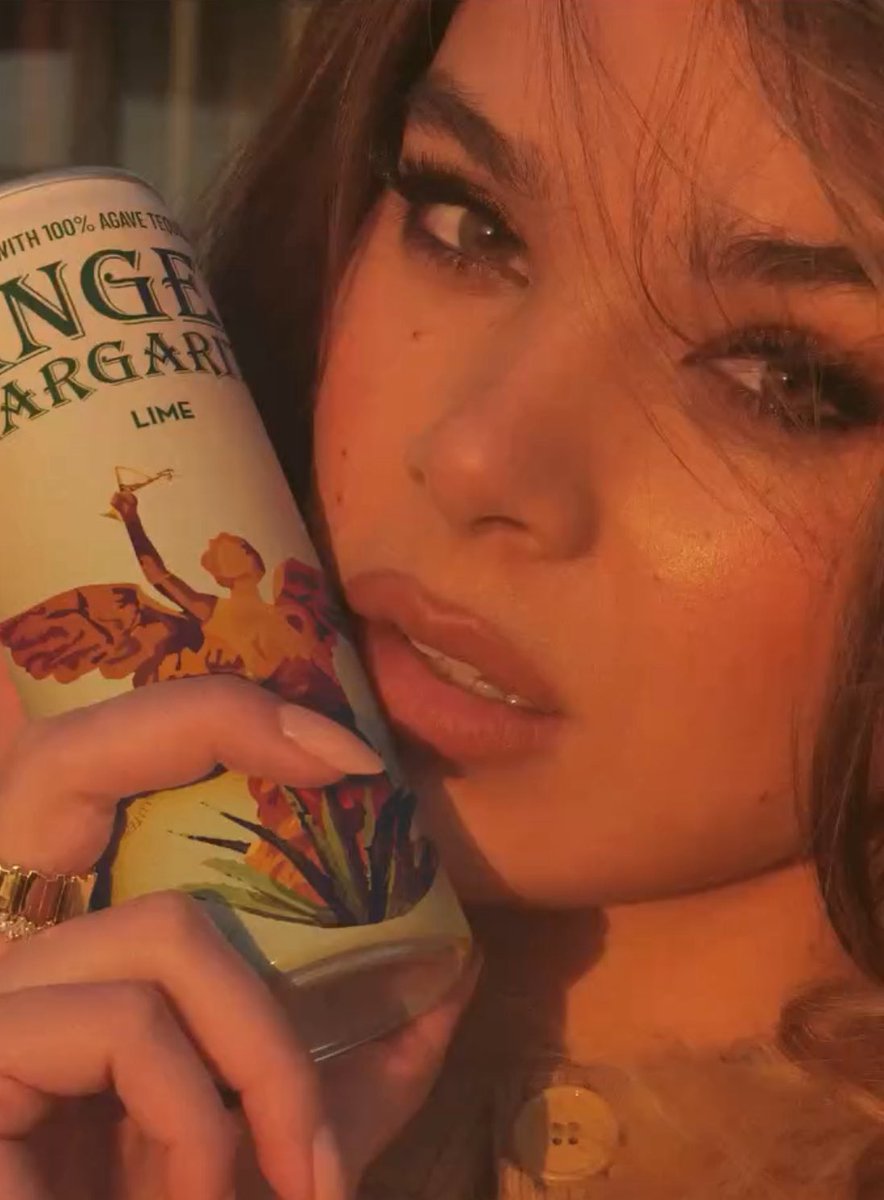 archiveshailees's tweet image. HAILEE STEINFELD OH MY GOD