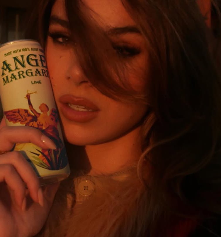 archiveshailees's tweet image. HAILEE STEINFELD OH MY GOD