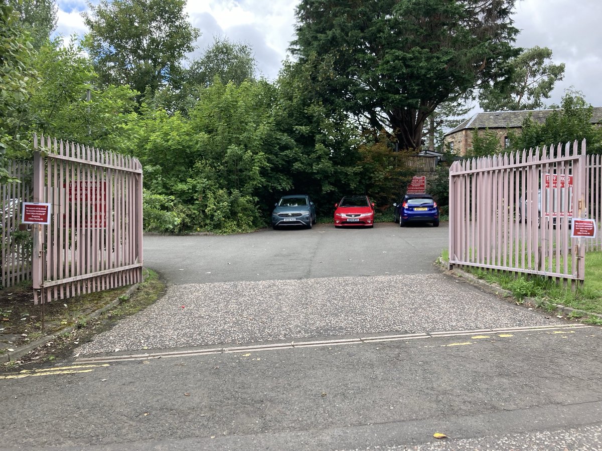 midgov's tweet image. Our gas works car park on Lothian Road in Dalkeith will be closed for essential maintenance from 7pm on Monday 28 July, reopening at 7am on Monday 4 August. For more help on where to park in Dalkeith: ow.ly/wOuP50WtMv1
#parking #carpark #closed #Dalkeith