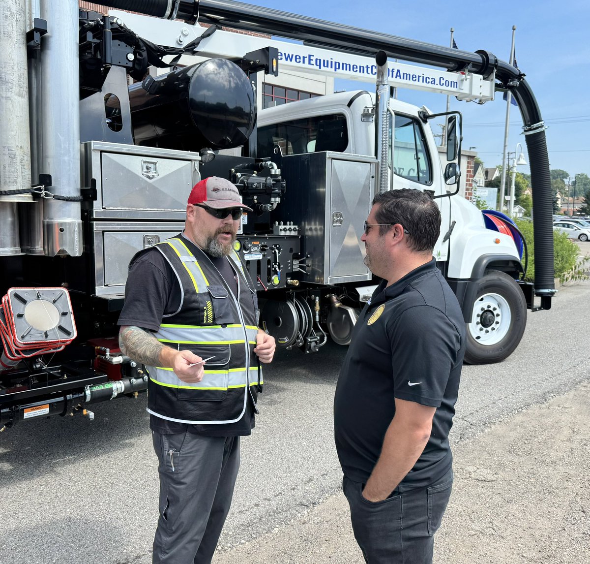 SenRobinsonPA's tweet image. I was happy to help Char-West Council of Governments secure this new Combination Vacuum Hydro Jet Sewer Truck. Built in Dixon, Il, this state-of-the-art machine will help in flood mitigation and relieve sewer issues for at least 12 communities in our region and PennDOT.
