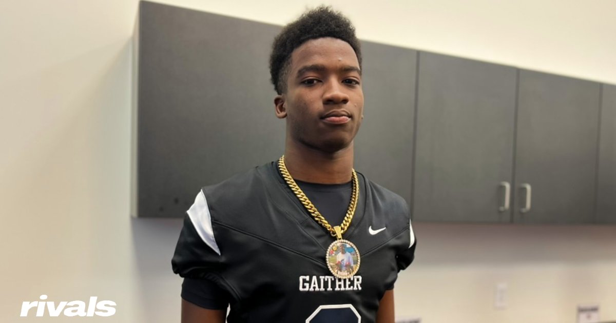 Colorado offered and Kansas State continues to give chase with speedy Pitt WR commitment Bryan Hamilton. He gives <a href="/Rivals/">Rivals</a> the latest here:

on3.com/rivals/news/co…