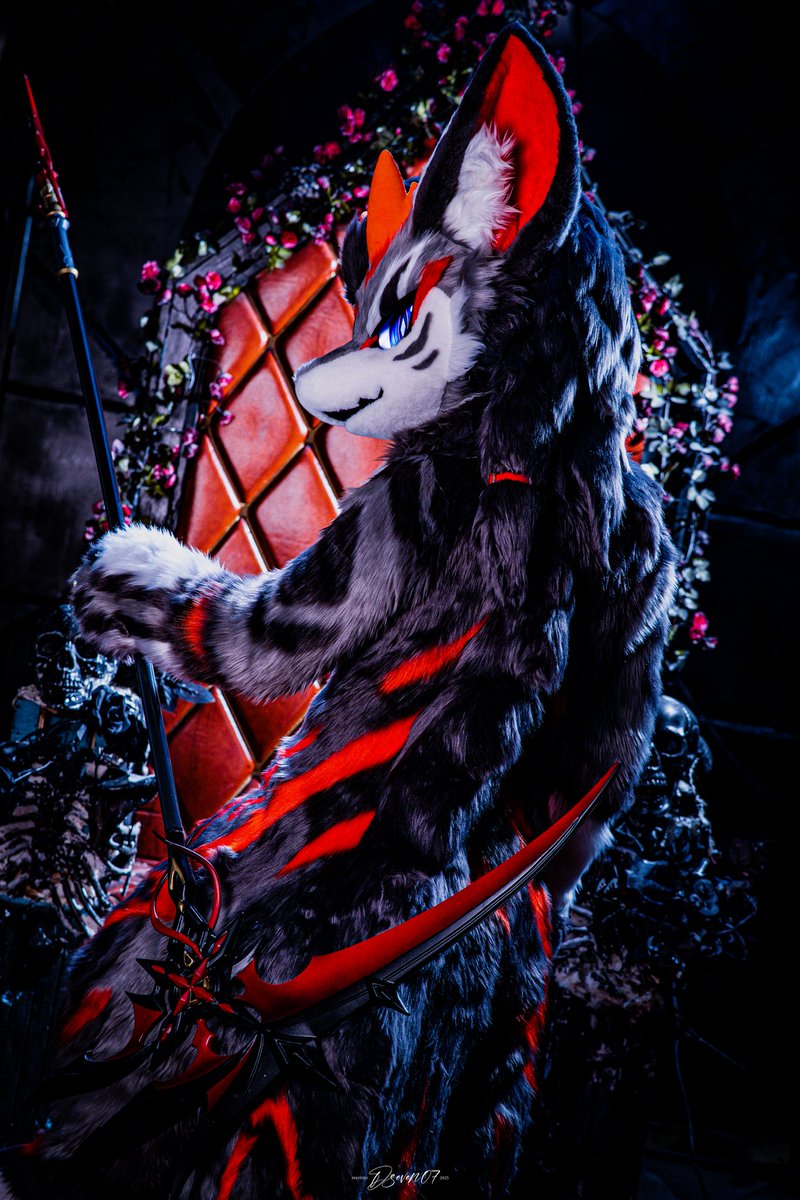 你在颤抖。你害怕了吗？

You are shivering. Are you afraid?

#FursuitFriday 

📷:<a href="/D_seveN07/">Dseven07</a> 
🪡:<a href="/ErqingZ/">二青瓜</a>