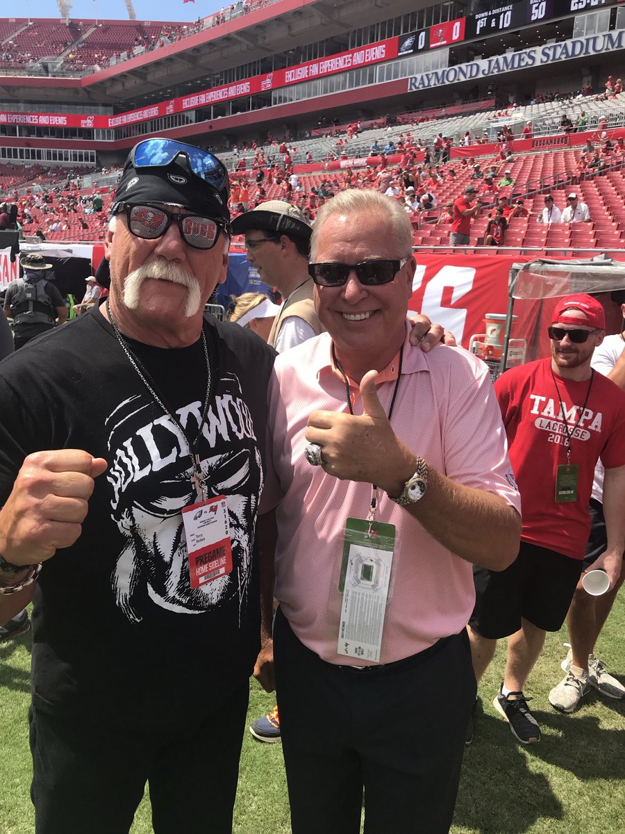 Ron Jaworski (@jawsceoqb) on Twitter photo This guy was special!
RIP my friend ! This guy was special!
RIP my friend !