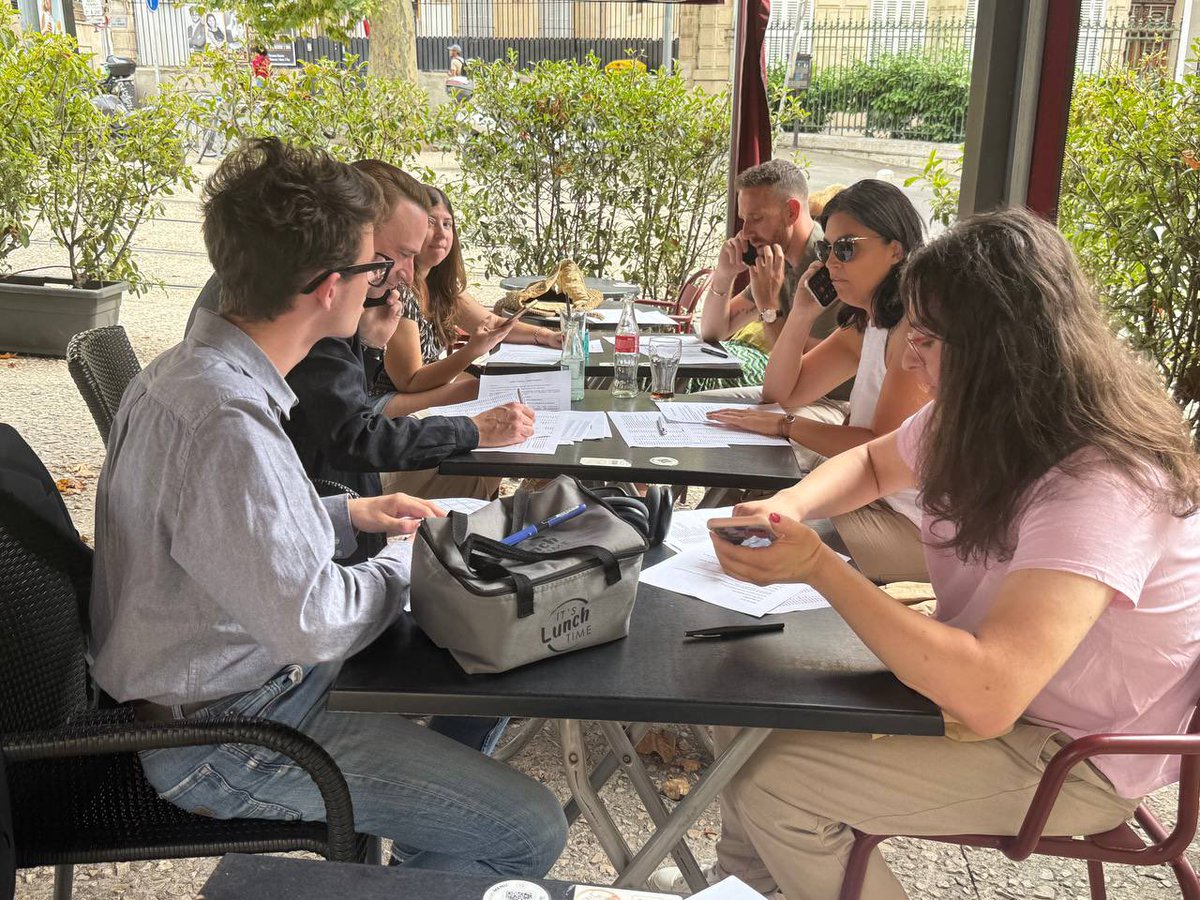 Renaissance__13's tweet image. Belle mobilisation phoning aujourd’hui, organisée par @Renaissance des Bouches-du-Rhône : faire adhérer, voter notre convention thématique et préparer la rentrée à Arras.
Le tout depuis #Marseille, en terrasse, au soleil. Merci à toutes et tous pour votre engagement ! ✊
