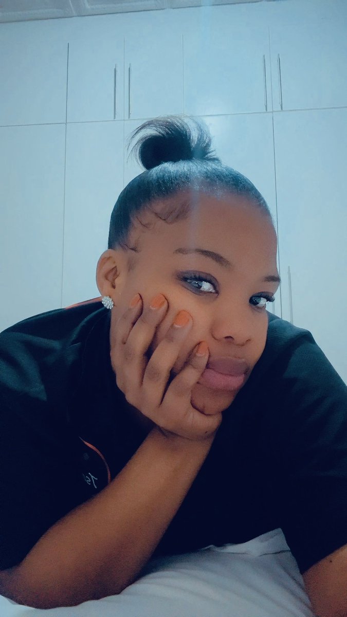 Maletsapa1's tweet image. We live in a world 🌍 where the intelligent must keep quiet so that the stupid will not be offended 🤦♀️🤞🏾
Hope y’all had a Super Thursday ❤️