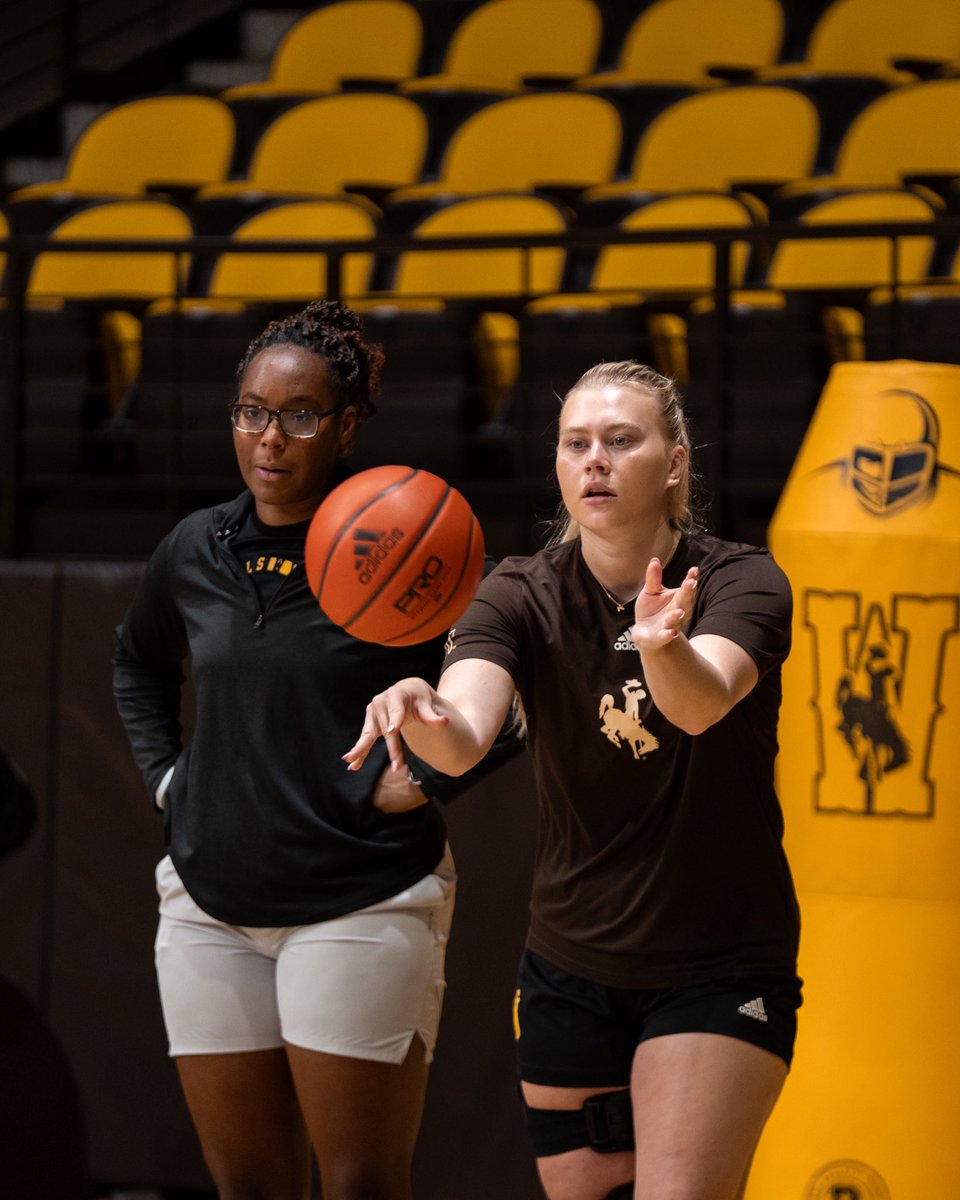 wyo_wbb's tweet image. The summer grind in Laradise 😤