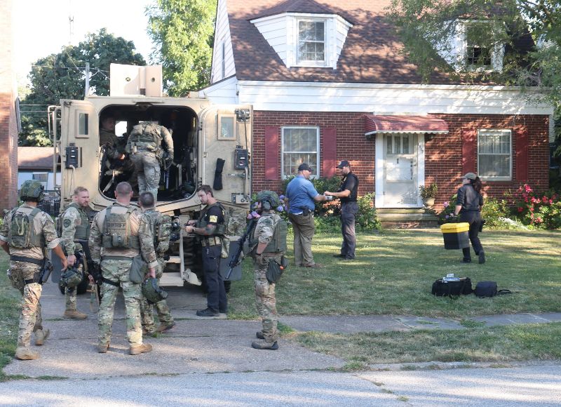 YourChronicle's tweet image. Noon news break: Suspect waited to ambush Lorain police officers; mall deadline extended to October; Guardians keep rolling, beat Orioles - mailchi.mp/chroniclet.com…
