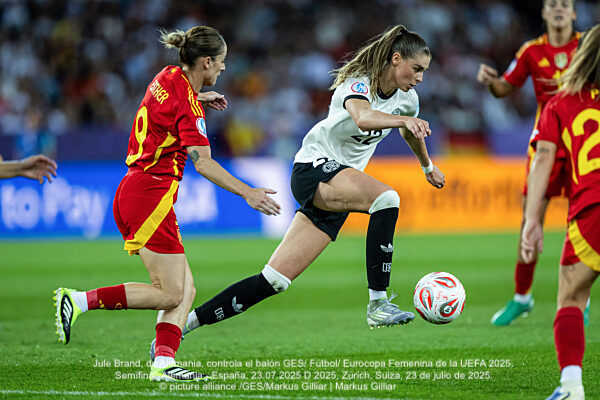 Ayer no ganamos el partido frente a España, pero ustedes nos dieron magníficos momentos en la cancha.
<a href="/DFB_Frauen/">DFB-Frauen</a>, ¡estamos orgullosos de ustedes!". 💪🇩🇪⚽
<a href="/WEURO2025/">UEFA Women's EURO 2025</a>