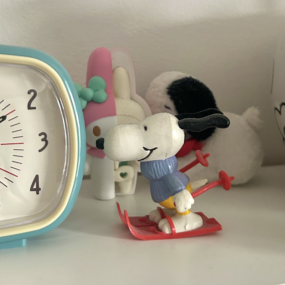 pixieeeshop's tweet image. my desk 🍎