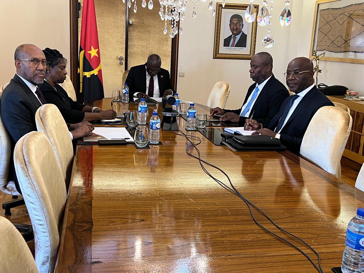 Le ministre Téte António a participé ce jeudi matin à la 1291e réunion du Conseil de paix et de sécurité de l'Union africaine, en représentation de Son Excellence João
Manuel Gonçalves Lourenço, Président de la République d'Angola et Président par intérim de l'Union africaine.
