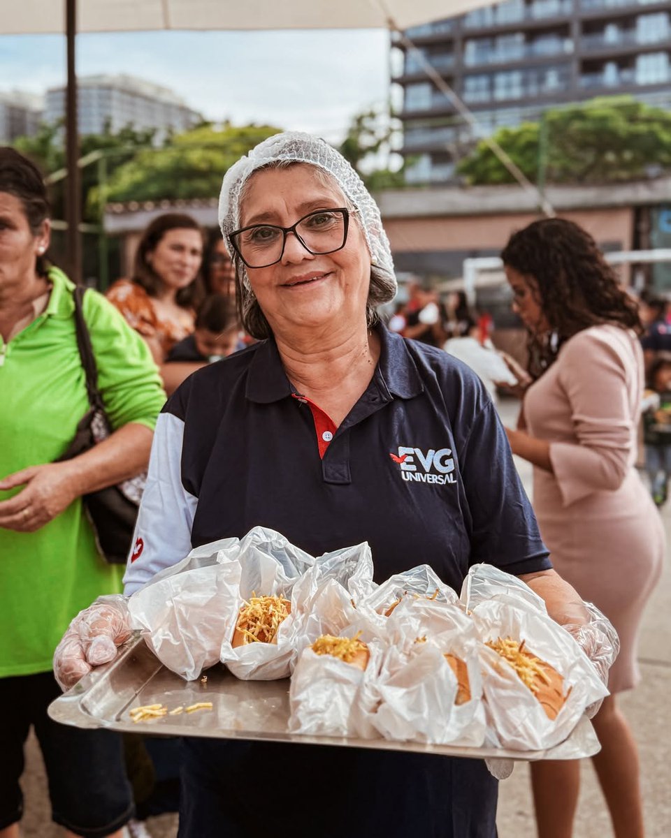 IgrejaUniversal's tweet image. Sabe aquele programa social que é um alento quando chega com mais uma iniciativa?! O Unisocial é assim, pronto pra ajudar quem mais precisa, seja no Brasil ou no exterior. Até maio deste ano, suas ações já beneficiaram 725 mil pessoas no mundo. #Universal48Anos