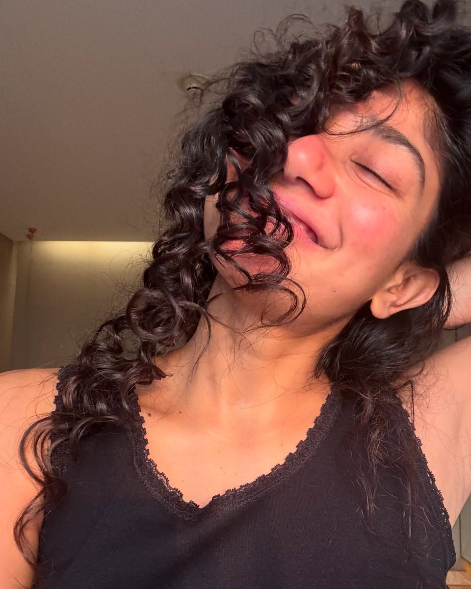 Who is she? 

😍
