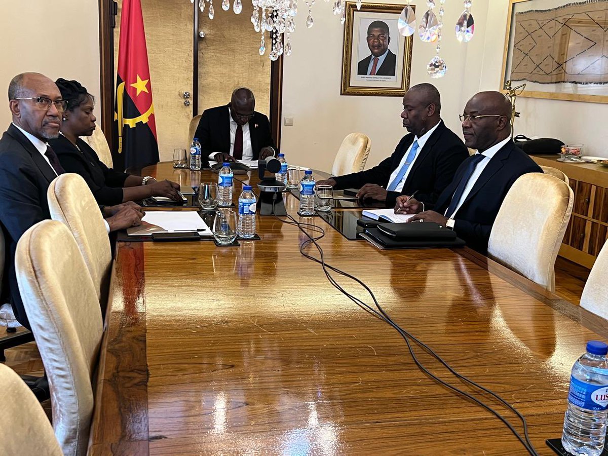 Minister Téte António participated this Thursday morning in the 1291st Meeting of the Peace and Security Council of the African Union, representing His Excellency João
Manuel Gonçalves Lourenço, President of the Republic of Angola and
President pro tem of the African Union.