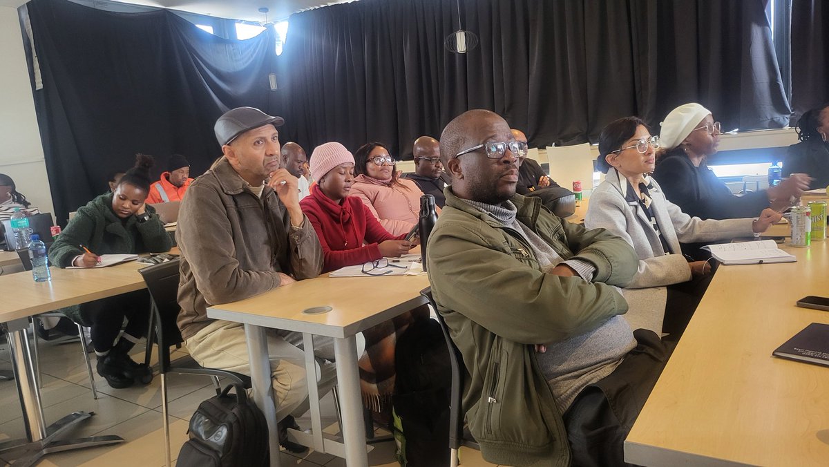 MyJRA's tweet image. Today, we welcomed Specialists from @deptoflabour for a workshop on construction regulations.
This forms part of the Department's efforts to ensure that construction workers have safe & healthy working conditions & that employers are aware of & comply with the latest regulations