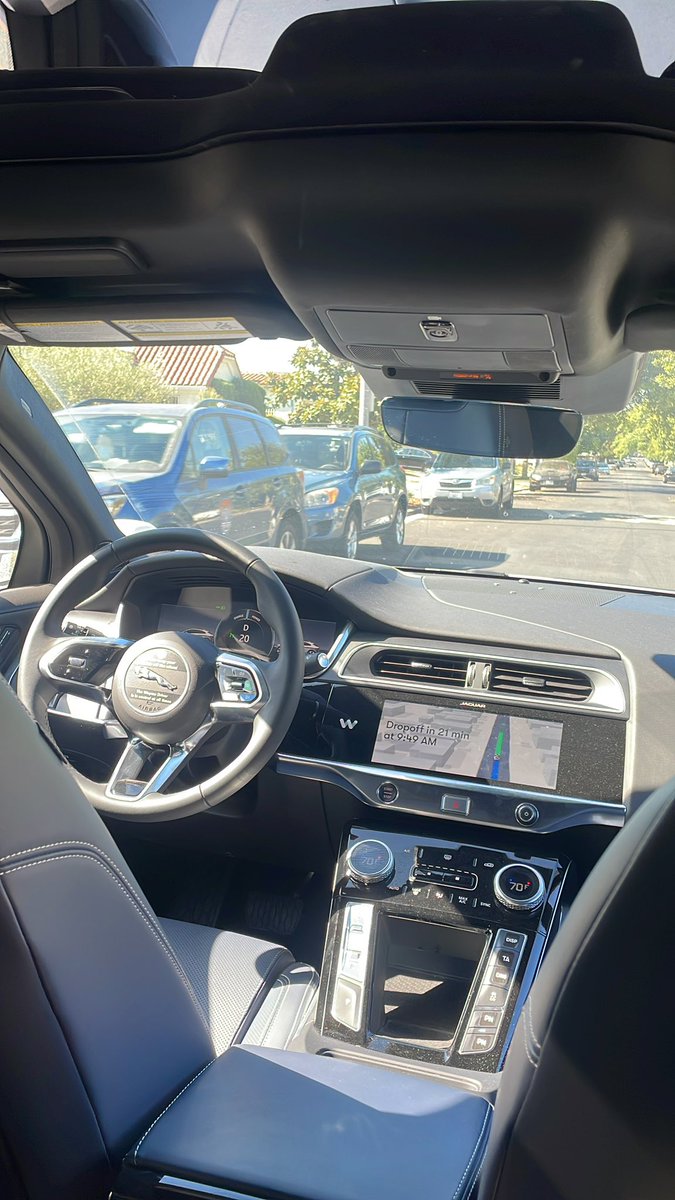 MeteosLoL's tweet image. I’m riding in a Waymo for the first time, this is trippy af