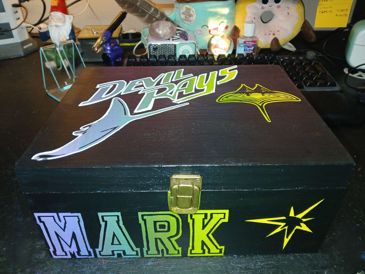 SmokedUpGoddess's tweet image. Custom Tampa Bay Devil Rays handpainted stash box going to its forever home! 🏡 ⚾️
Message me and let's design your custom stash box!!