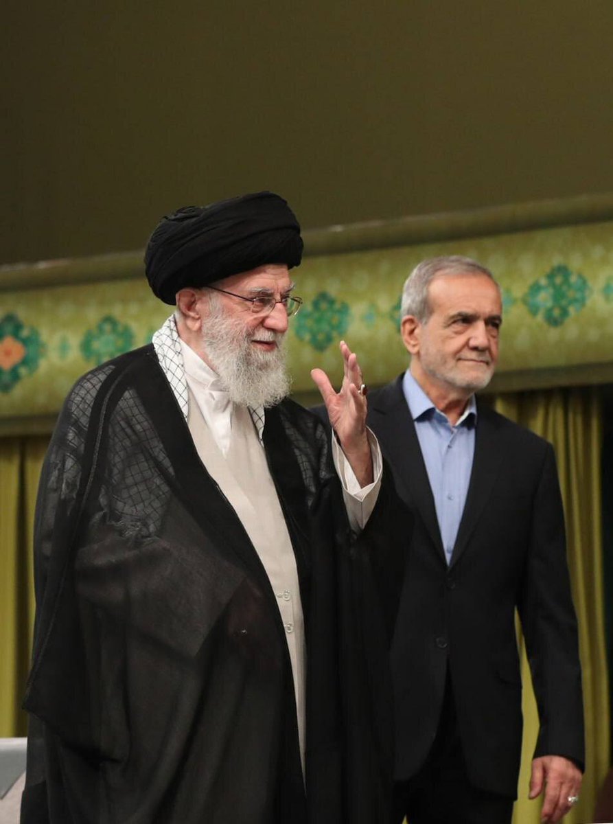 maryam_rezaeiii's tweet image. حرف یک #ایران حرف شما دو عزیز است.
چشم ما به دهان شماست و #برای_ایران با شما می مانیم 👌🏻💪🏻🇮🇷
#سید_علی_خامنه_ای
دکتر #مسعود_پزشکیان