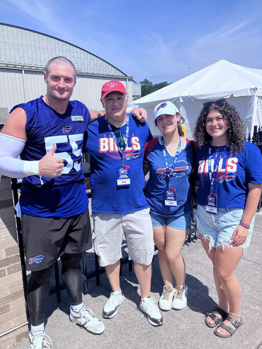 Paul Frisone 🧩 (@coachfrizbrownu) on Twitter photo Huge thanks to <a href="/realmikehoecht/">Michael Hoecht</a> <a href="/BuffaloBills/">Buffalo Bills</a> for taking care of my brother and nieces today at training camp . Was great to catch up after practice Huge thanks to <a href="/realmikehoecht/">Michael Hoecht</a> <a href="/BuffaloBills/">Buffalo Bills</a> for taking care of my brother and nieces today at training camp . Was great to catch up after practice