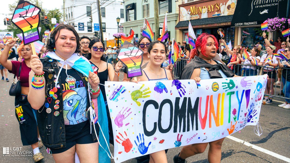 For LGBTQ youth, having a space where they feel affirmed can make all the difference. 🌈 The LGBT Network offers free LGBTQ-affirming counseling for youth + families—virtual + in-person. 💬🧠 Learn more: lgbtnetwork.org/counseling-req… #LGBTQYouth #MentalHealth