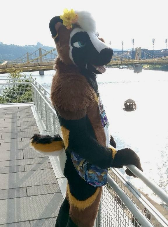 Is he… y’know… 💅

📷: Nich
🧵: <a href="/RumWolf/">Rum Wolf</a> 
#AC2025