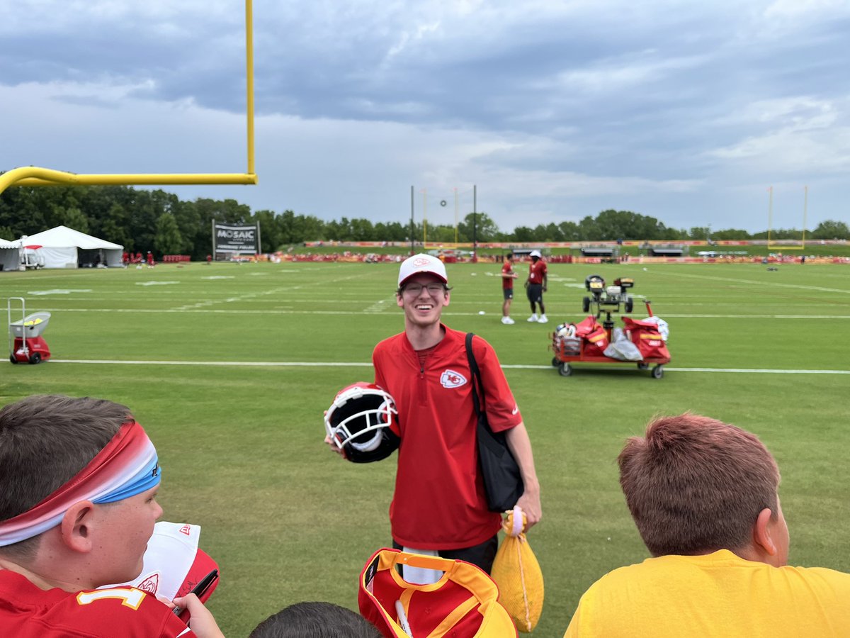 Tribe_Football's tweet image. Shout out to Gabe representing the Tribe at Chiefs Camp today! From helping Coach Small at practices and games to being at Chiefs camp helping at the pro level! Reach out to Coach Small to get started yourself!