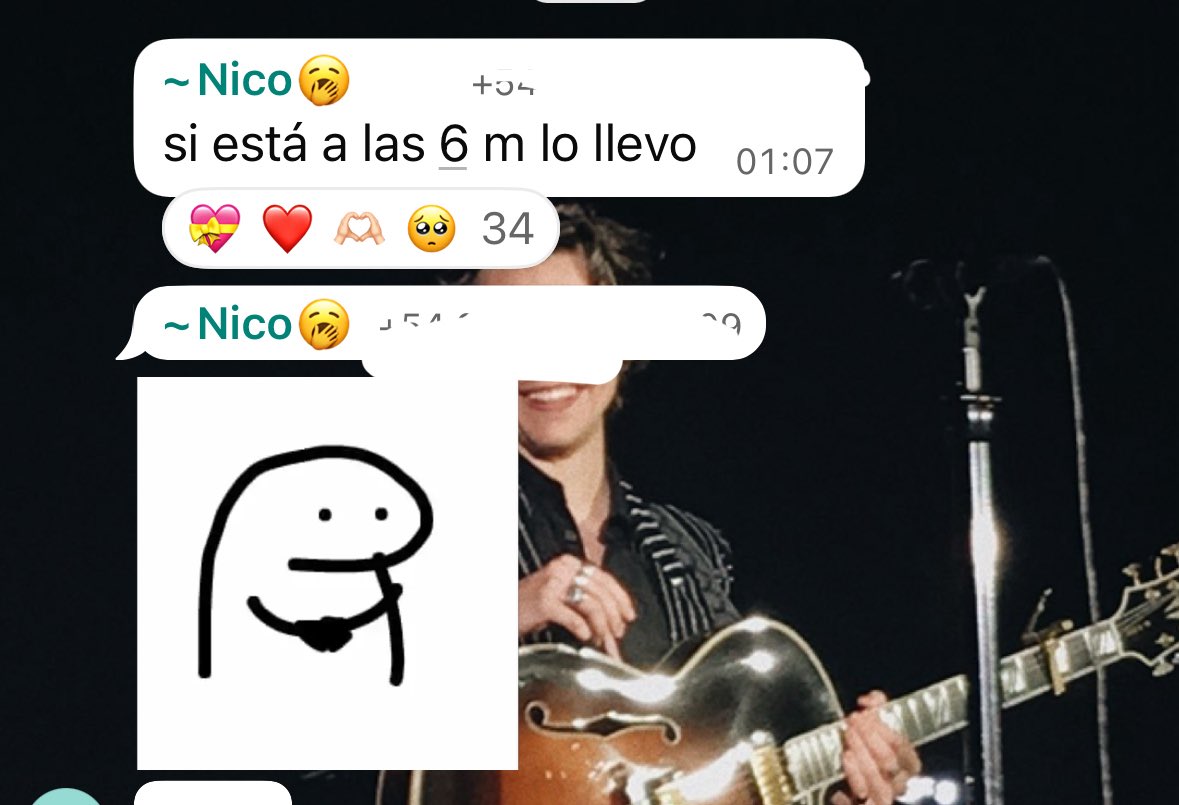 feedmesheeran's tweet photo. en la puerta del laburo apareció un perro lo pusieron en el grupo y uno de los chicos se lo llevó y lo adoptó 😭 por supuesto que lloré https://t.co/4Dw3LwyH4q