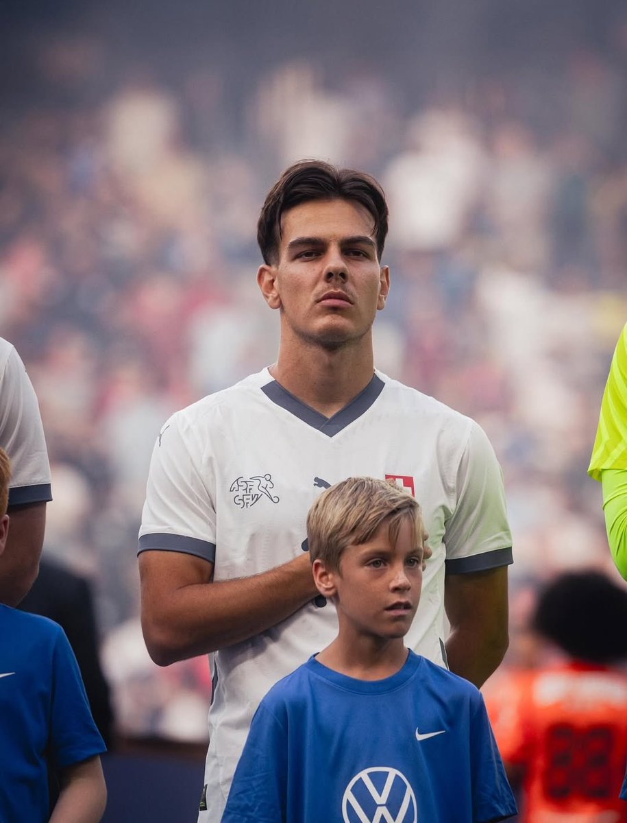 Milan Zone (@themilanzone_) on Twitter photo Il #Milan al lavoro per sbloccare la situazione #Jashari.
La decisione del giocatore non è mai cambiata, vuole il #Milan.
Seguono aggiornamenti.
via <a href="/PBPcalcio/">Pietro Balzano Prota</a> Il #Milan al lavoro per sbloccare la situazione #Jashari.
La decisione del giocatore non è mai cambiata, vuole il #Milan.
Seguono aggiornamenti.
via <a href="/PBPcalcio/">Pietro Balzano Prota</a>