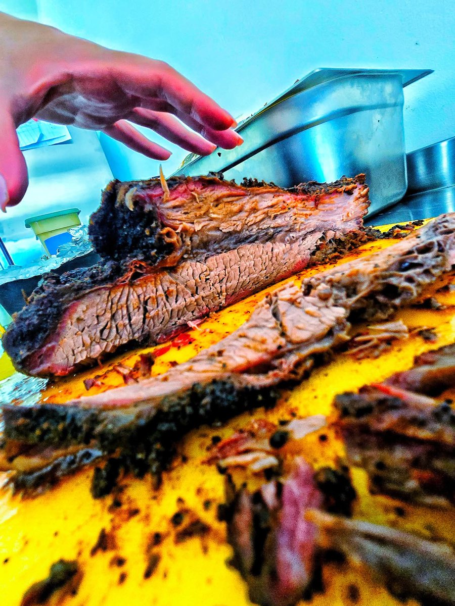 tootingnewsie's tweet image. Popular #Tooting bar @goldfinchsw17 host a BBQ in their courtyard this Sat 26 July, 3pm-8pm (perfect for Happy Hour which lasts until 8pm!) – in collaboration with @TheSouthernKit1 (veggie/vegan options too)!
Book: goldfinchsw17.co.uk
📍145 Mitcham Rd
#ad #Furzedown #Balham