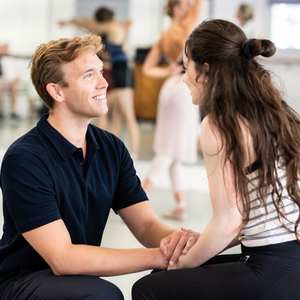 PhantomOpera's tweet image. Rehearsals draw to a close as our new company prepare to take to the stage from Monday.
To everyone who will be joining us at His Majesty’s Theatre, we can’t wait to welcome you 🌹
📸 Melanie Gowie
#PhantomLondon