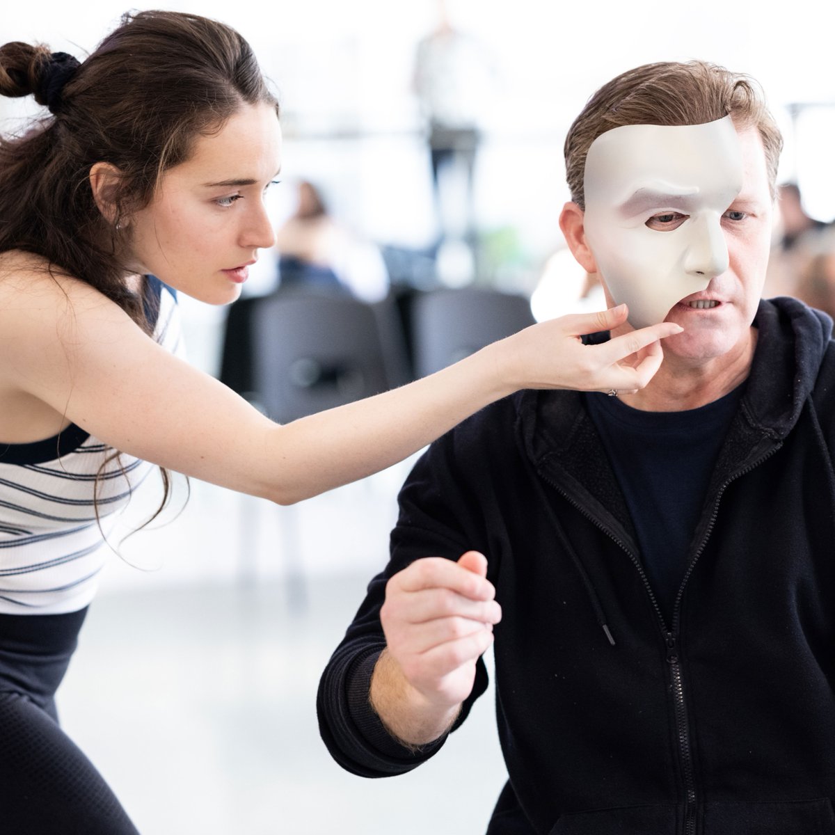 PhantomOpera's tweet image. Rehearsals draw to a close as our new company prepare to take to the stage from Monday.
To everyone who will be joining us at His Majesty’s Theatre, we can’t wait to welcome you 🌹
📸 Melanie Gowie
#PhantomLondon