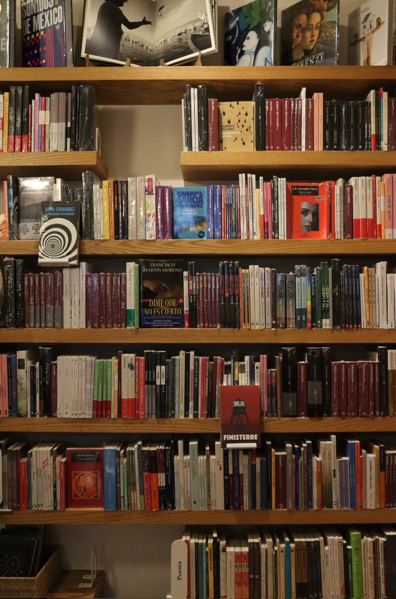 "Todo en el mundo comenzó con un sí." Inicio de "La hora de la estrella", de Clarice Lispector, también es la entrada a la Librería <a href="/clarice_mx/">Clarice. Café + Literatura.</a>
Disfruta de una deliciosa lectura acompañada de un café y un rico chocolate.
Av. Michoacán 18 B, col. Condesa.
#libreria #condesa #CDMX