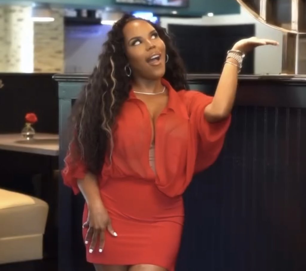 TheRhoaTalk's tweet image. Congratulations to Kelli on her new Nana’s Chicken N Waffles location in Sandy Springs! #RHOA