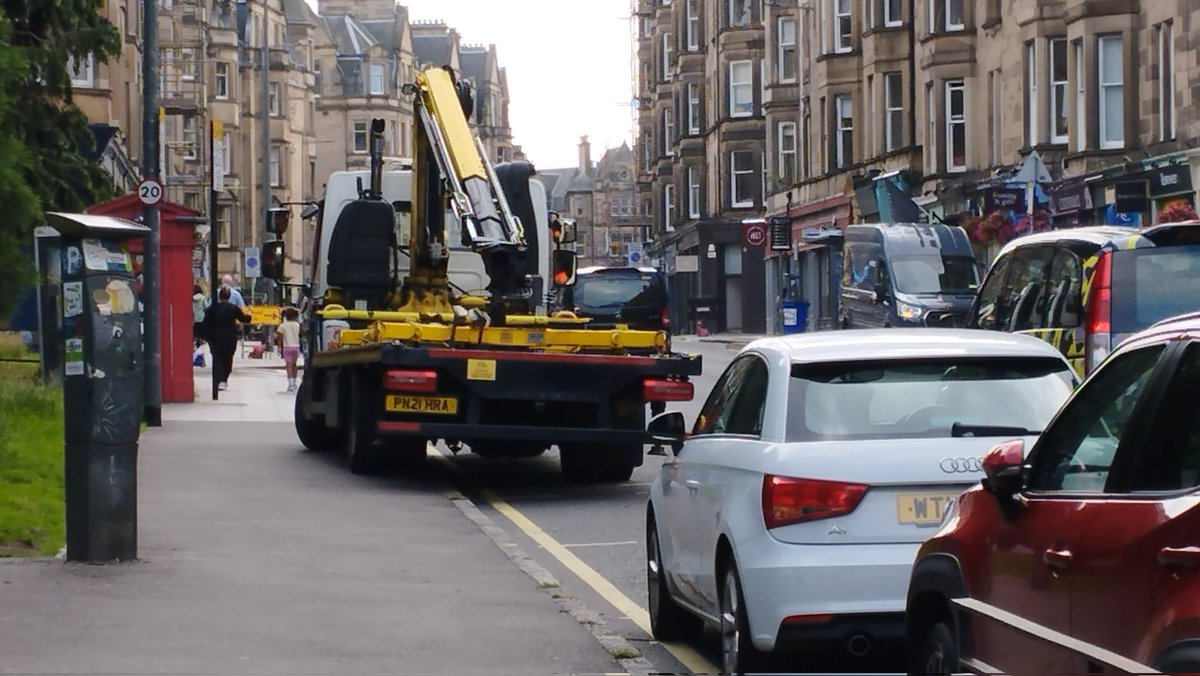 If only there was an organisation in Edinburgh that could do something about pavement parking. This pavement in bruntsfield has recently been repaired - due to damage caused by vehicles parking in it. Road is 4 lanes if tarmac wide here