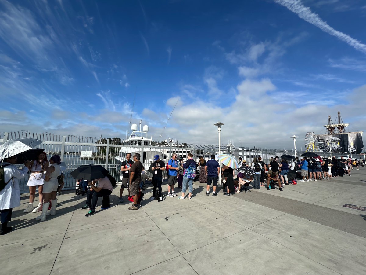 TheEricGoldman's tweet image. Massive line for the Abbott Elementary activation (much longer than seen here). #SDCC