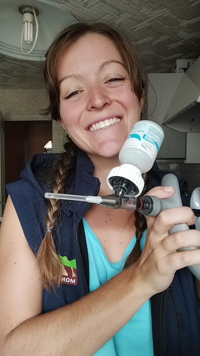 Eloise_Lor's tweet image. Thèse validée pour la soutenance et finie le 20 juillet après 2 ans à la rédiger
Me voilà sur les routes dès le 21 juillet dans l'Ain pour soutenir les vétérinaires qui partent en vacances pour les urgences en rurale mais surtout pour vacciner contre la dermatose !