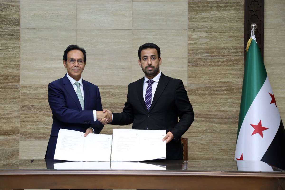 SyrMOfH's tweet image. وزارة الصحة السورية توقع اتفاقية تعاون لتطوير القطاع الصحي مع شركة (إنتر هيلث)
وقّعت وزارة الصحة السورية اتفاقية تعاون مع شركة (إنتر هيلث) بهدف تعزيز البنية التحتية للقطاع الصحي، وذلك في مجالات المستشفيات، وصناعة الأدوية، والتكنولوجيا الطبية.
#وزارة_الصحة
