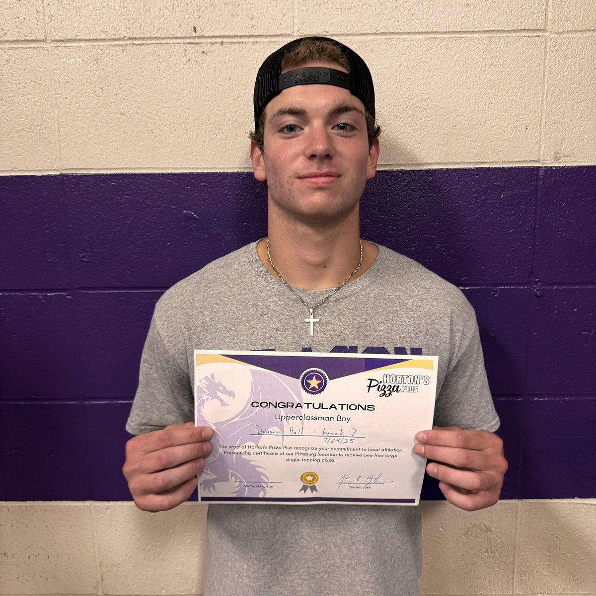 PurpleDragonFB's tweet image. Week 7 𝐃𝐑𝐀𝐆𝐎𝐍𝐒 of the Week! 

🅼🅰🅻🅴 🅰🆃🅷🅻🅴🆃🅴
🟣Senior - Dawson Hall 
⚪️Sophomore - Landon Southard

🅵🅴🅼🅰🅻🅴 🅰🆃🅷🅻🅴🆃🅴
 🟣Upperclassman - Brilee Mantooth 
 ⚪️Underclassman - Aryona Breiner