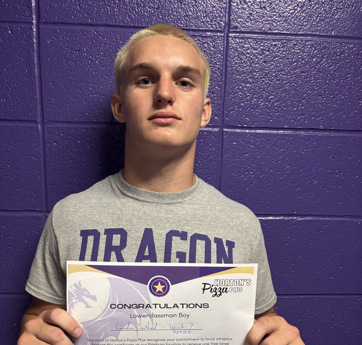 PurpleDragonFB's tweet image. Week 7 𝐃𝐑𝐀𝐆𝐎𝐍𝐒 of the Week! 

🅼🅰🅻🅴 🅰🆃🅷🅻🅴🆃🅴
🟣Senior - Dawson Hall 
⚪️Sophomore - Landon Southard

🅵🅴🅼🅰🅻🅴 🅰🆃🅷🅻🅴🆃🅴
 🟣Upperclassman - Brilee Mantooth 
 ⚪️Underclassman - Aryona Breiner