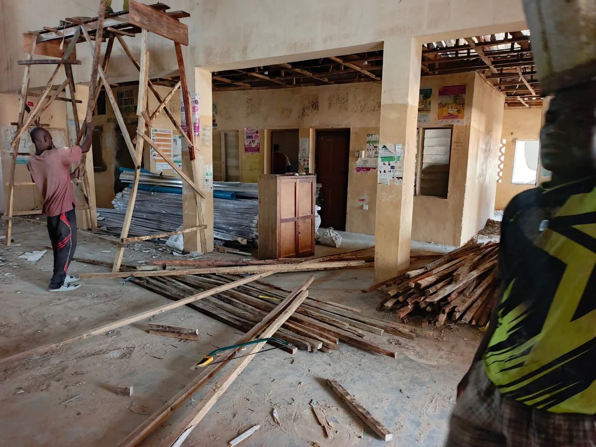 MaryamTijjni's tweet image. The Kano State Government, under the leadership of Gov. Abba Kabir Yusuf, is actively revitalizing PHCs across the state. Ahmad Ado Bayero PHC in Kumbotso LGA is receiving a major upgrade, including staff quarters, a security house, fenced surroundings, and other key facilities.