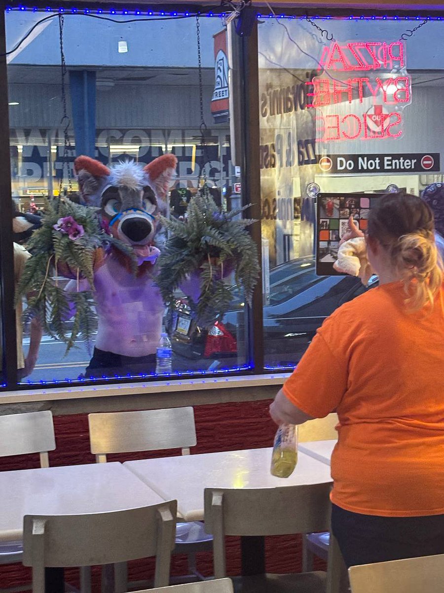 PartDoggo's tweet image. I&apos;m calling animal control