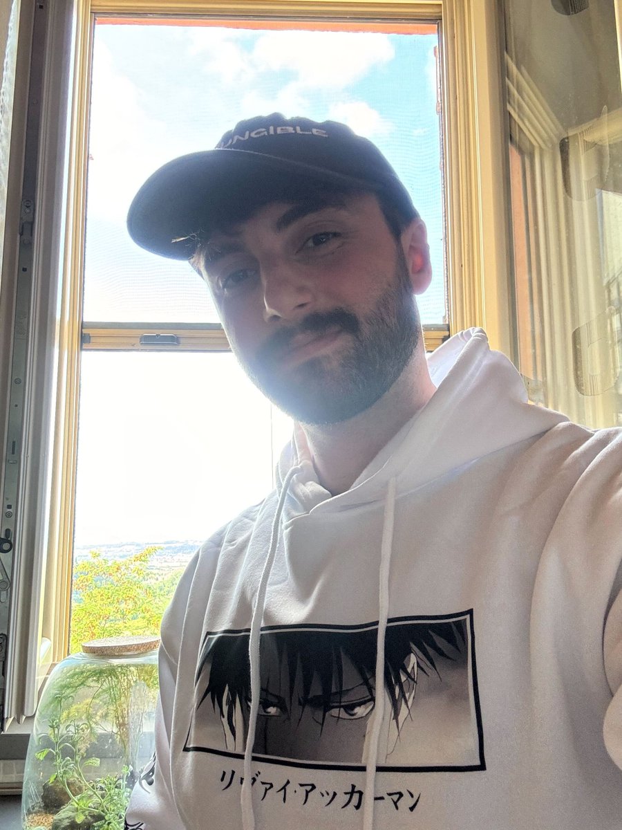 kaito_ayo's tweet image. At Unfungible we have many traditions that make our team Culture so special.
One of them, is Birthday Gifts! Usually I'm the one messing around with them choosing for the team, but earlier this month was my turn to receive them.
And the team COOKED.
Anime coded.