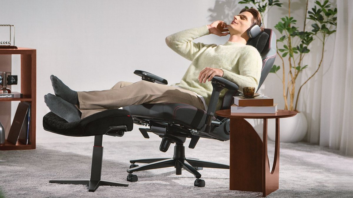 PCGamesN's tweet image. Secretlab want you to put your feet up, thanks to this must-have PC accessory.
pcgamesn.com/secretlab/otto…