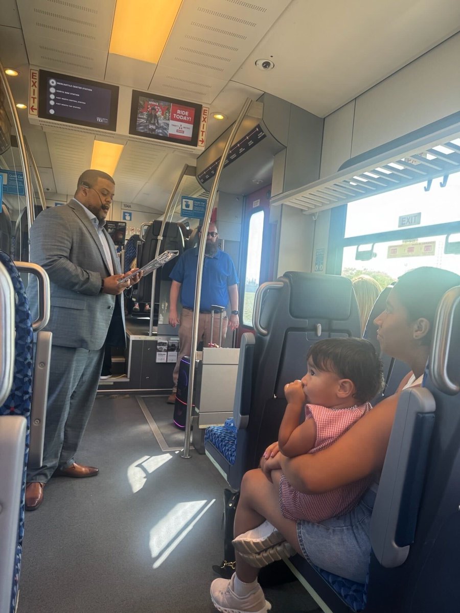 VersusTexas's tweet image. What’s better than books and trains? Books ON a train! 🚂📚 VS Partner Ty Stimpson had a great time reading to kids during yesterday’s Storytime Train, Read and Ride event. Big thanks to Trinity Metro, Atmos Energy, and the Fort Worth Library for putting together such a fun and…