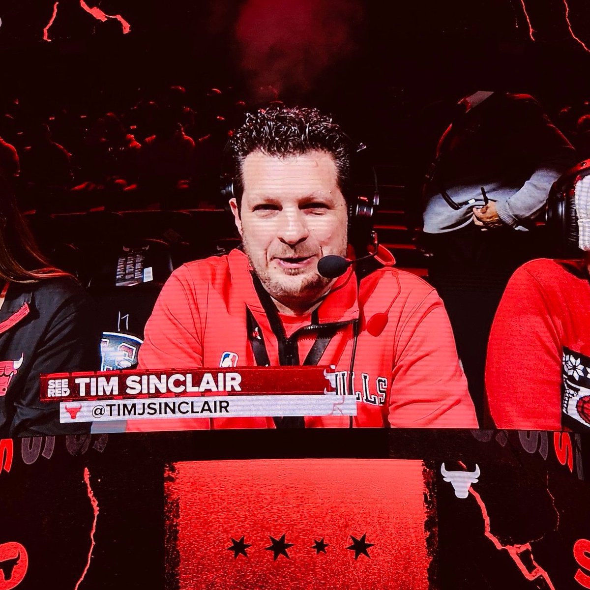 ankinlaw's tweet image. "A fan with a microphone."
.
That's how @timjsinclair views his work as a PA announcer. Thanks to his style, he's now known to sports fans in Chicago & around the country.
.
Tim is one of our "Chicagoans You Should Know" & you can see the story here://tinyurl.com/2nmnnrvj