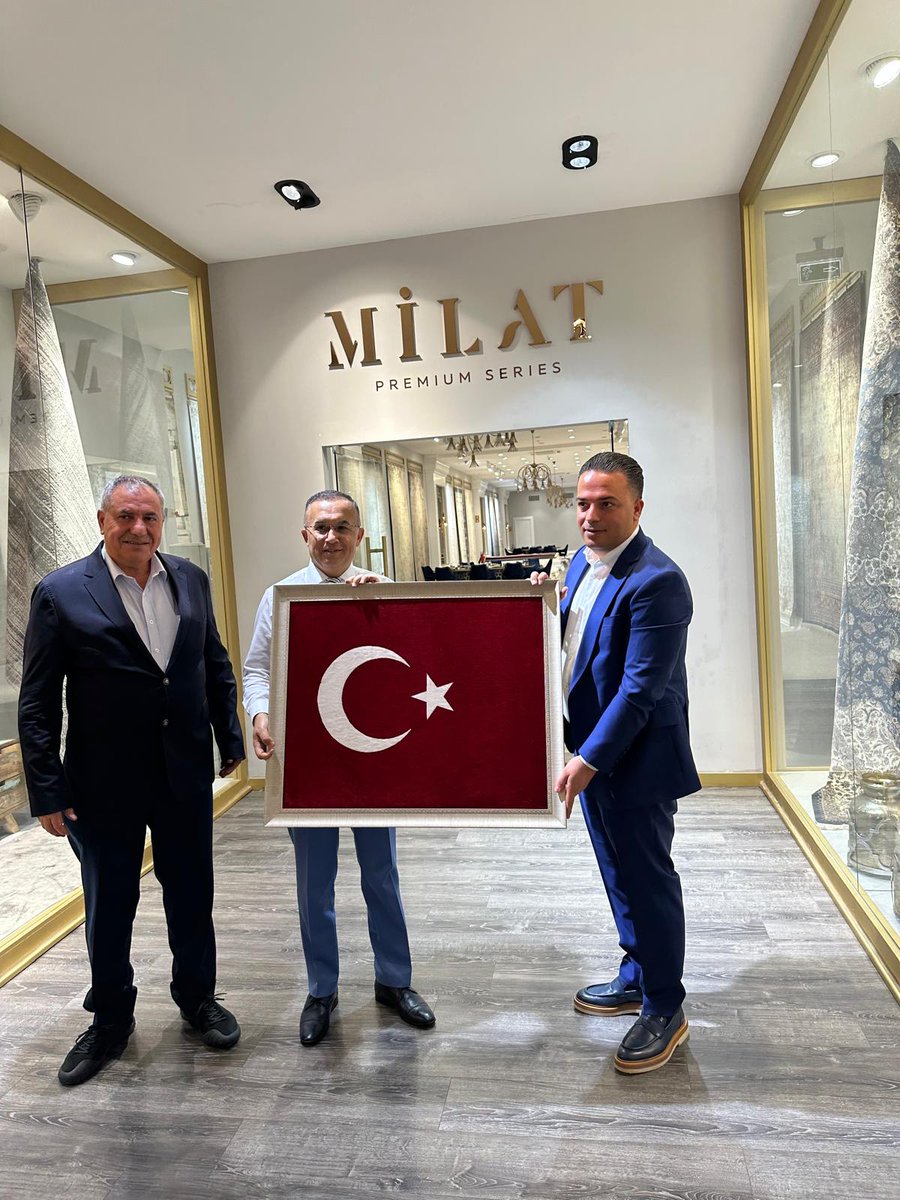 Vali Kemal Çeber’den Milat Halı'ya ziyaret ...
Gaziantep Valisi Kemal Çeber, kentin önde gelen halı üreticilerinden MiLAT Halı Sanayi ve Ticaret A.Ş.’yi ziyaret ederek Yönetim Kurulu Başkanı Halil Kaplan’dan firma faaliyetleri hakkında bilgi aldı.