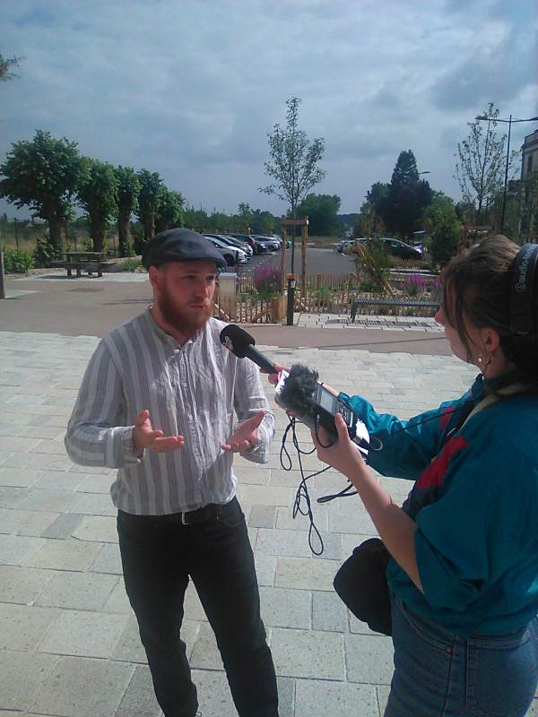 UDB Yaouank (@udbjeunes) on Twitter photo 🎙️ Arrivés à Pontivy, on passe au micro de Radio Bro Gwened !
Clément, militant <a href="/UDBJeunes/">UDB Yaouank</a> venu d'à côté de Callac, rappelle pourquoi on marche : pour que tous les jeunes aient des solutions pour se déplacer librement en Centre-Bretagne. 🎙️ Arrivés à Pontivy, on passe au micro de Radio Bro Gwened !
Clément, militant <a href="/UDBJeunes/">UDB Yaouank</a> venu d'à côté de Callac, rappelle pourquoi on marche : pour que tous les jeunes aient des solutions pour se déplacer librement en Centre-Bretagne.